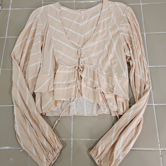 Free People Long Sleeve Petal Combo Peach Ruffle Top (Samifran). Size M. - Picture 8 of 9